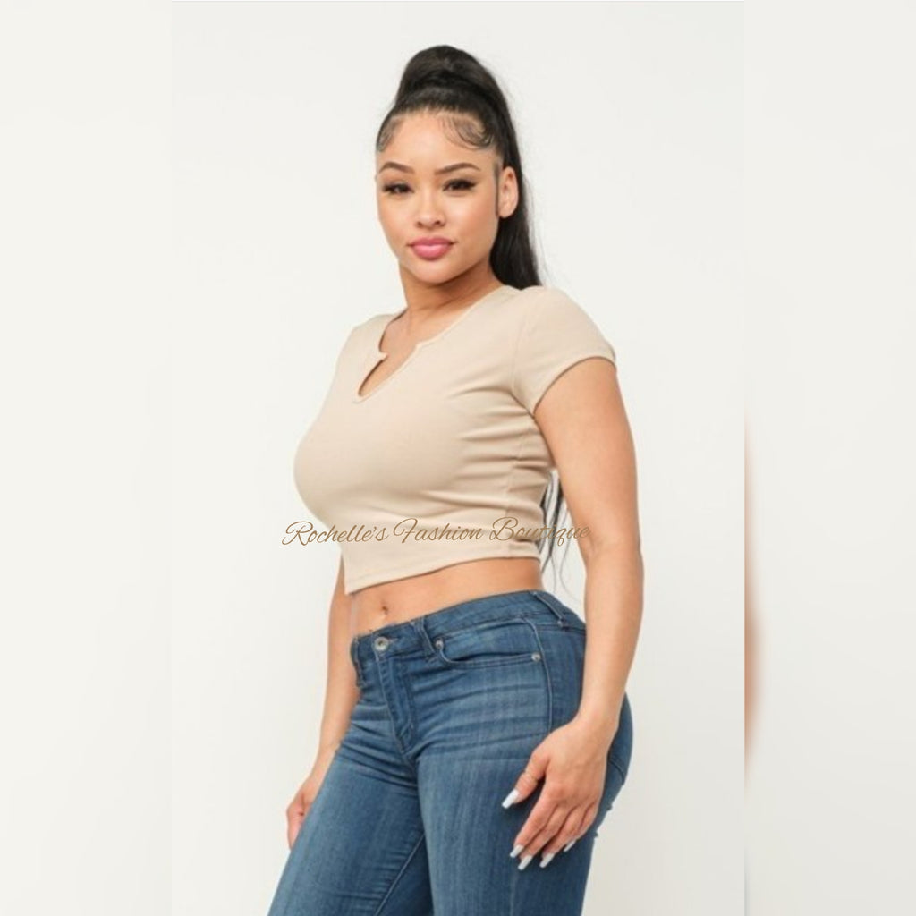 Stretchy Key Hole Neck Crop Top