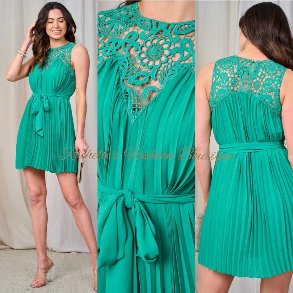 Green Sleeveless Crochet Pleathed Mini Dress